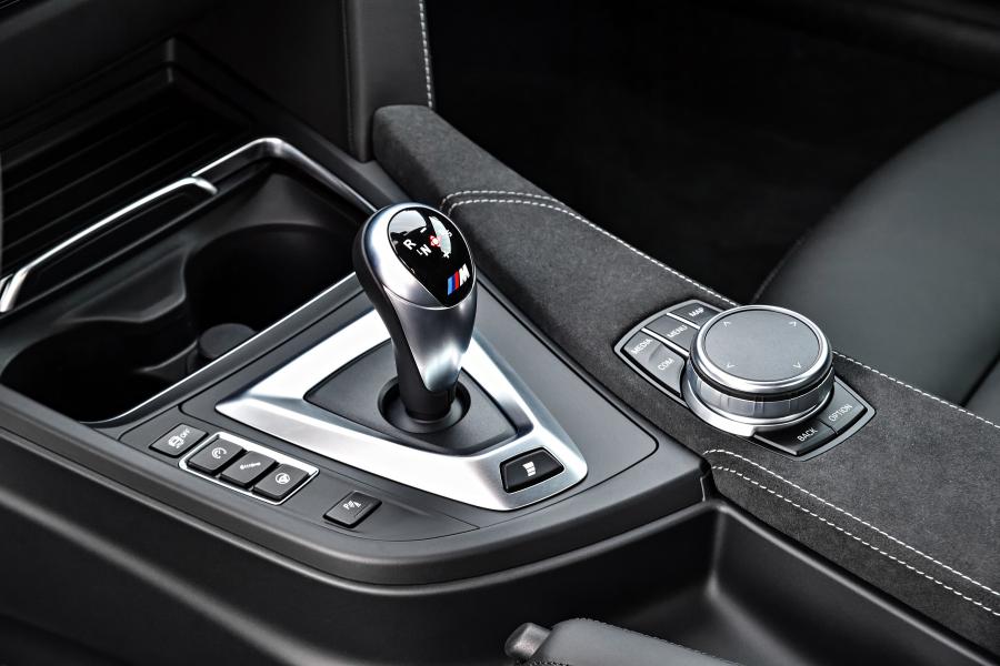 Детали интерьера BMW M4 CS (F82) 2017 года  (WW) (фото 55 из 57)